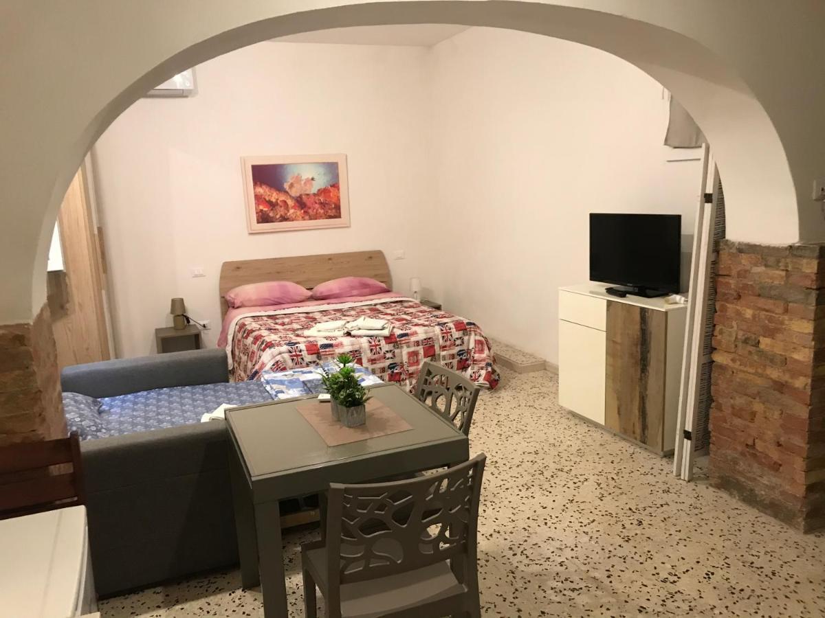 Della Cuba Vacanze Trapani Historic Center Buitenkant foto